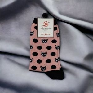 Kawaii Socksmith Women Pink Crew Socks with Black Cats